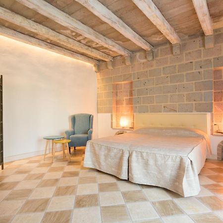 La Petite Maison トレズヌラーゲス エクステリア 写真