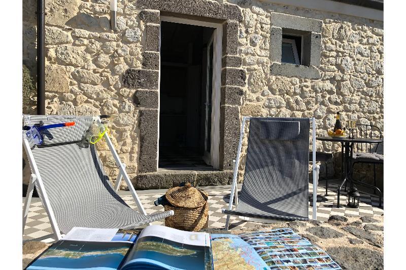 La Petite Maison トレズヌラーゲス エクステリア 写真