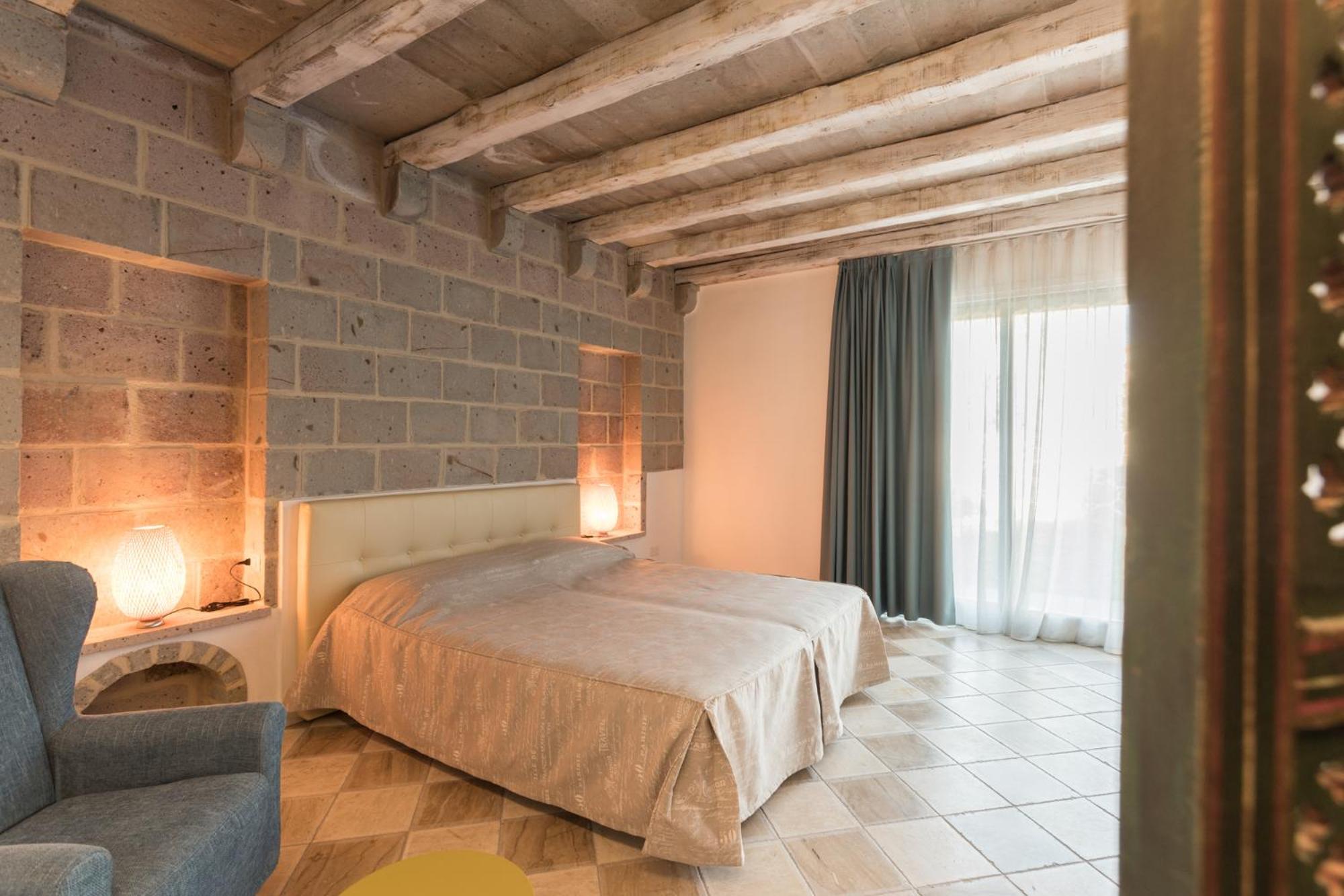 La Petite Maison トレズヌラーゲス エクステリア 写真