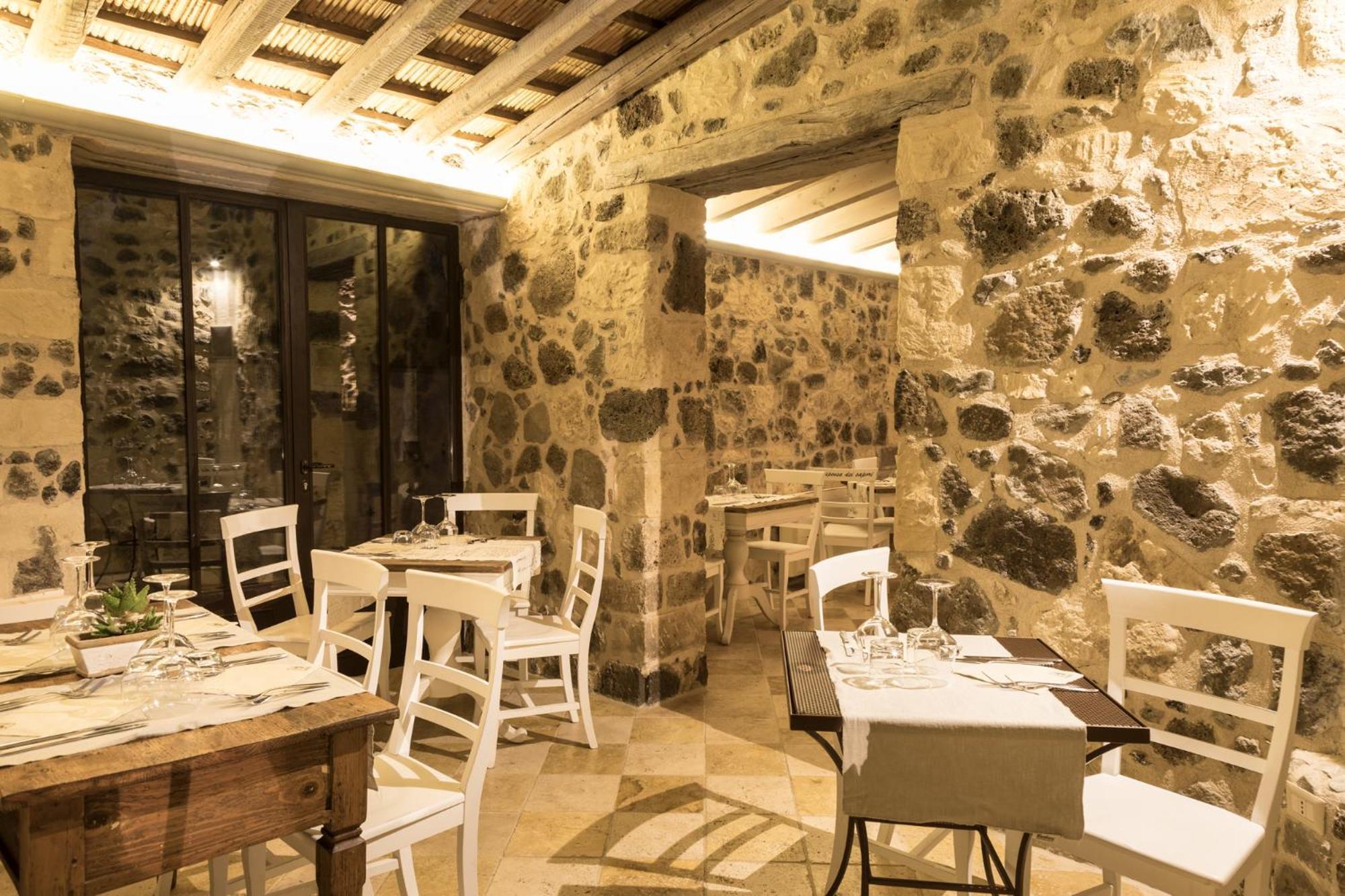 La Petite Maison トレズヌラーゲス エクステリア 写真